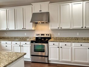 25549 SE 277th St in Maple Valley, WA - Building Photo - Building Photo