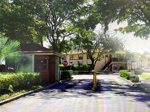 2715 W 66th St in Hialeah, FL - Building Photo - Building Photo