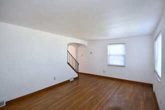 31 Marylea Ave in Brentwood, PA - Building Photo - Building Photo