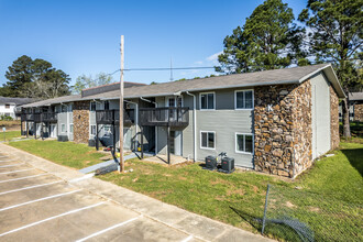 Jackson Valley Apartments in Jackson, MS - Building Photo - Building Photo