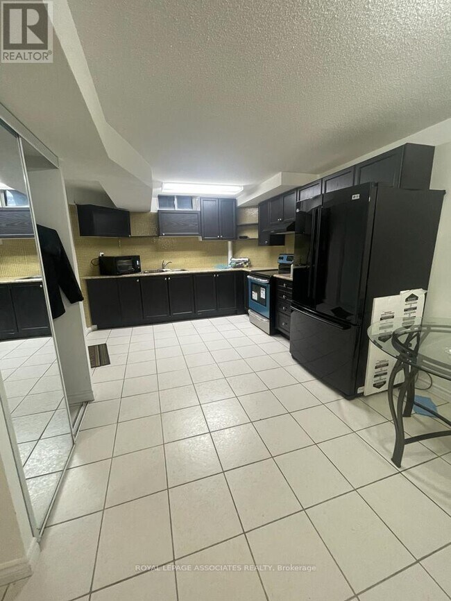 28 Ramsgate Ct in Markham, ON - Building Photo - Building Photo