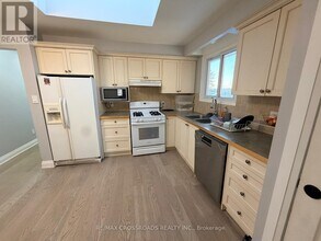 804 Fairview Ave in Pickering, ON - Building Photo - Building Photo