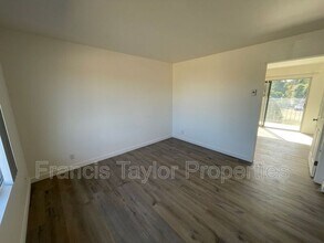 424 Plymouth Dr in Vista, CA - Building Photo - Building Photo