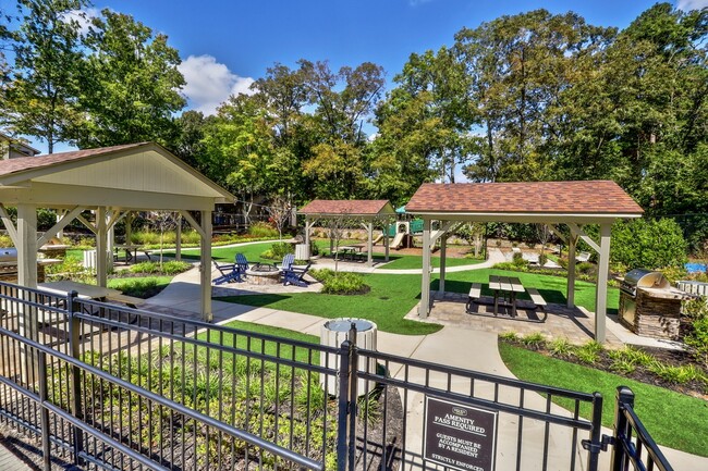 Seven Pines in Alpharetta, GA - Foto de edificio - Building Photo