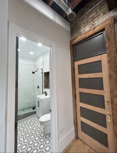 3535 W Armitage Ave in Chicago, IL - Foto de edificio - Building Photo