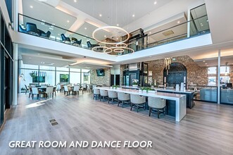 Lindell Living (55+ Active Adult) in Las Vegas, NV - Foto de edificio - Building Photo