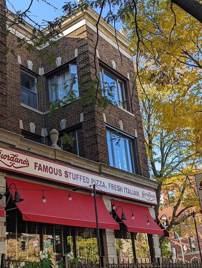 6832 N Sheridan Rd Rentals in Chicago, IL