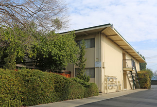 Outrigger Apartments in Livermore, CA - Foto de edificio - Building Photo