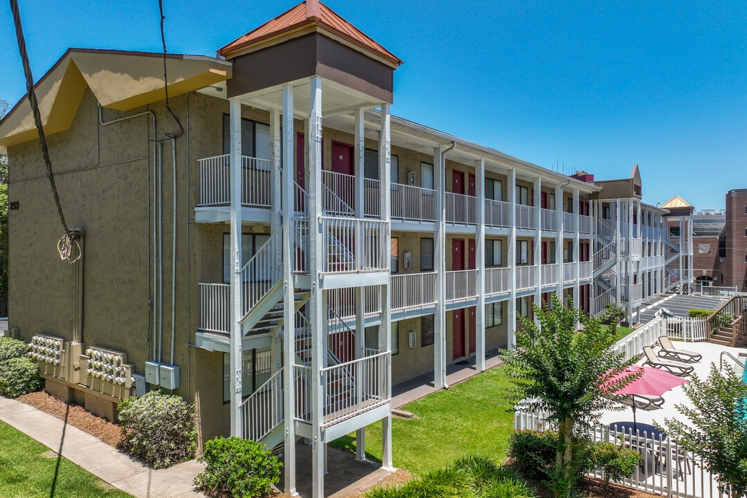 Seminole Legends Condominiums in Tallahassee, FL - Building Photo