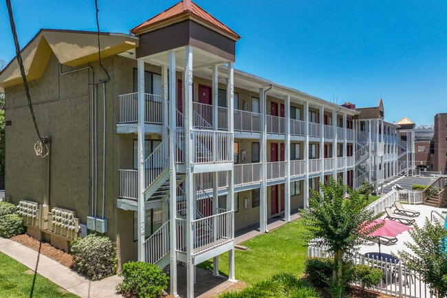 Seminole Legends Condominiums