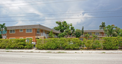 Joanne Marie Apartments in Wilton Manors, FL - Foto de edificio - Building Photo