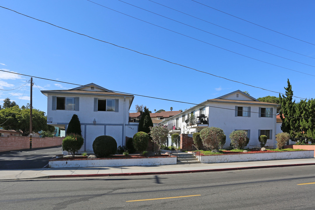 Four Palms Terrace in Vista, CA - Building Photo