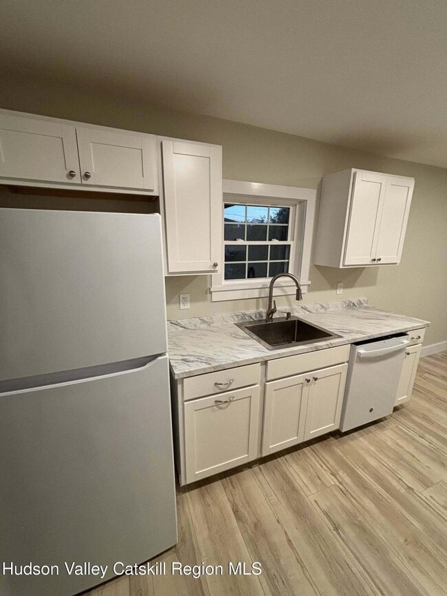 13 Saugerties Manor Rd in Saugerties, NY - Building Photo - Building Photo