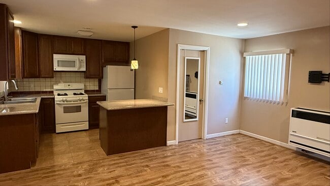 596 S Mentor Ave, Unit 596 S Mentor Ave in Pasadena, CA - Building Photo - Building Photo