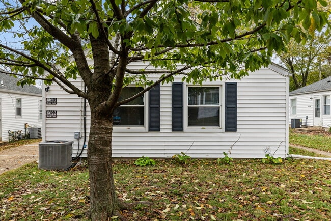 6620 Wise Ave in St. Louis, MO - Foto de edificio - Building Photo