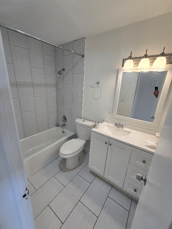 212 SE 9th Ave in Deerfield Beach, FL - Foto de edificio - Building Photo