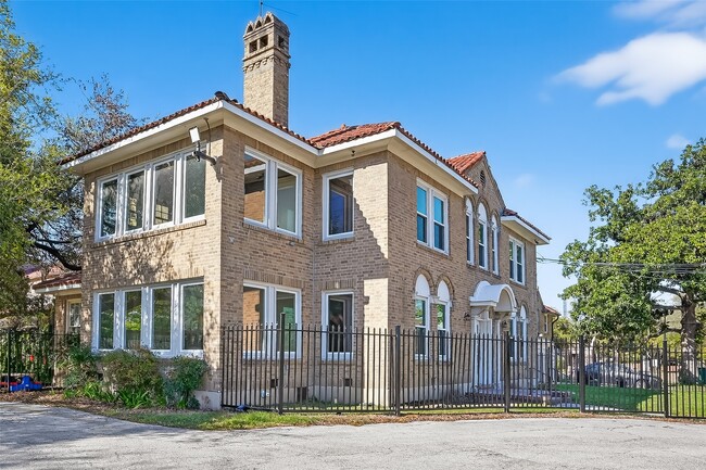 3410 Austin St in Houston, TX - Building Photo - Building Photo