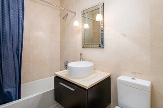 128 Water St in New York, NY - Foto de edificio - Building Photo