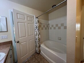 5691 Bidwell Pkwy in Sarasota, FL - Building Photo - Building Photo