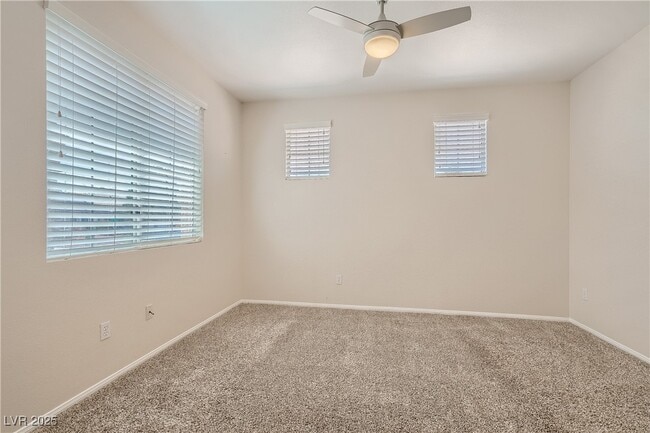 1824 Summit Gate Ln in Las Vegas, NV - Building Photo - Building Photo