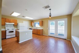 7528 Cats-Eye Ln in Austin, TX - Building Photo - Building Photo