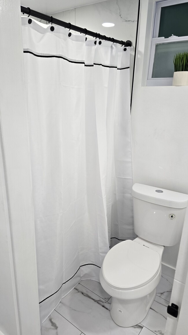 19353 SW 103rd Ct in Cutler Bay, FL - Building Photo - Building Photo