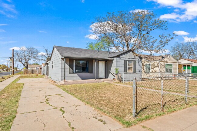 2624 2nd St in Lubbock, TX - Building Photo - Building Photo