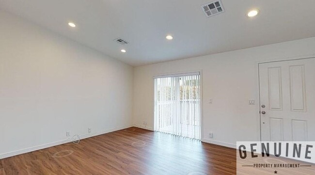 1008 England St in Huntington Beach, CA - Building Photo - Building Photo