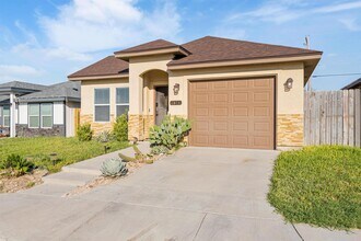 1013 Tesoro Run in Del Rio, TX - Building Photo - Building Photo