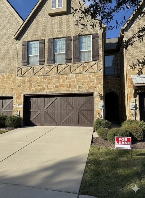 557 Reale Dr in Irving, TX - Building Photo