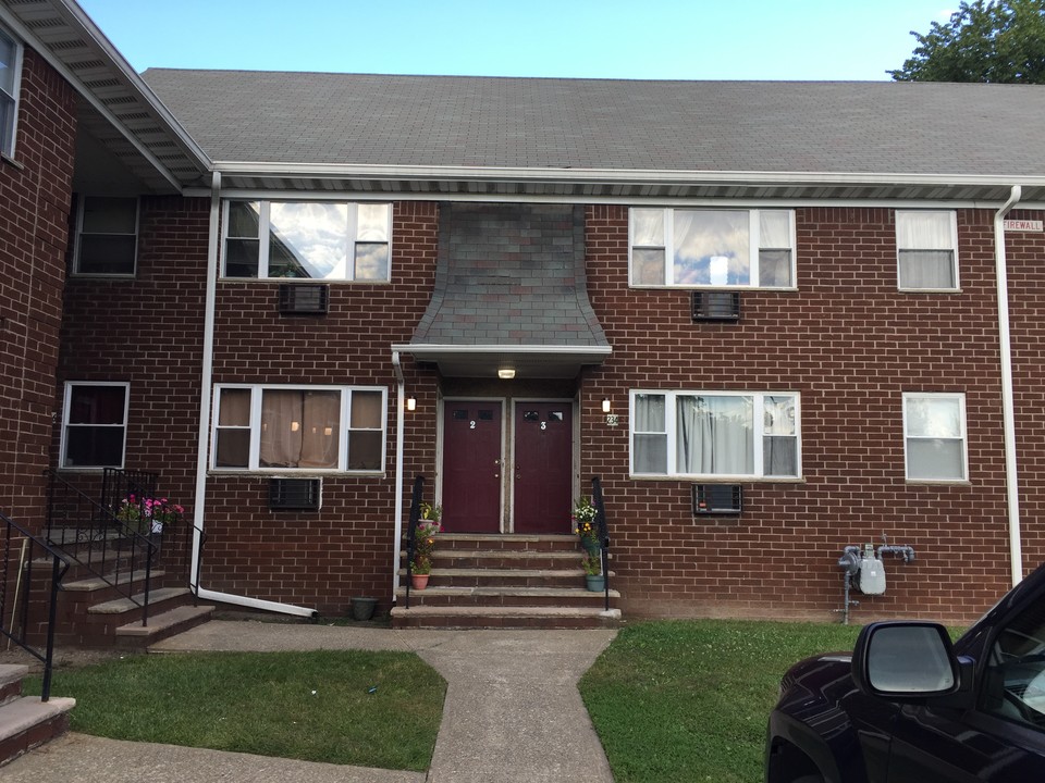 Old Forge Apartments in New Windsor, NY - Building Photo