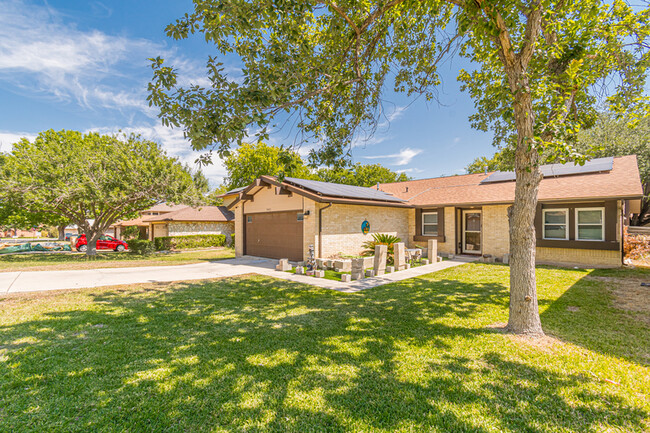 7922 Misty Forest in San Antonio, TX - Building Photo - Building Photo