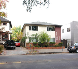 Bennett Apartments in Sacramento, CA - Building Photo - Building Photo