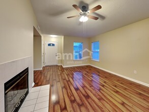76298 Long Pond Loop in Yulee, FL - Building Photo - Building Photo