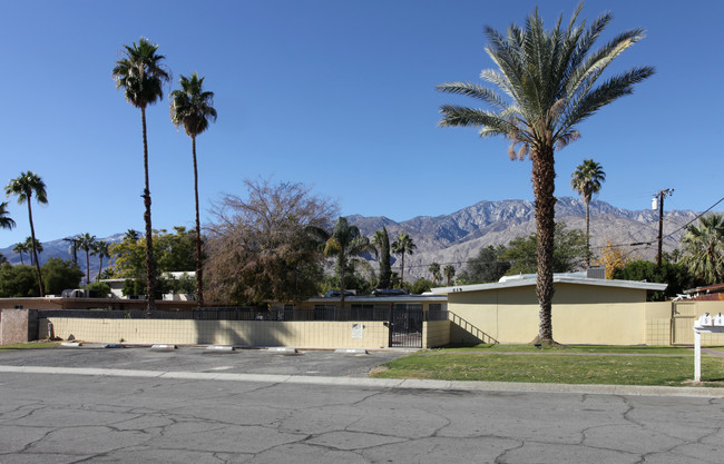 519 S Desert View Dr in Palm Springs, CA - Building Photo - Building Photo