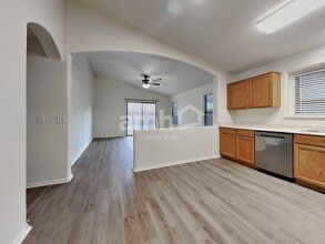 12613 W Reade Ave in Litchfield Park, AZ - Foto de edificio - Building Photo