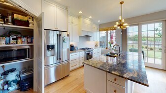 223 E Colfax Ave in South Bend, IN - Building Photo