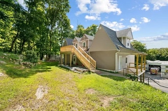 229 CT-163 in Montville, CT - Building Photo - Building Photo