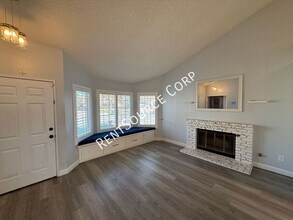 1940 Simsburry St in Palmdale, CA - Building Photo - Building Photo