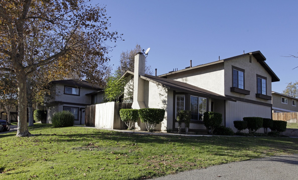 1061 Bennington St in Upland, CA - Building Photo