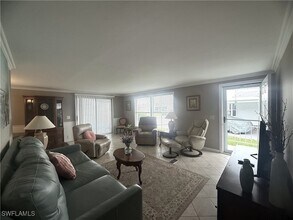 455 Jacaramba Ct in North Fort Myers, FL - Building Photo - Building Photo