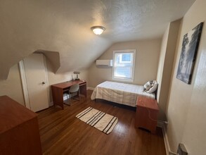 5215 Huntington Ave in Newport News, VA - Building Photo - Building Photo