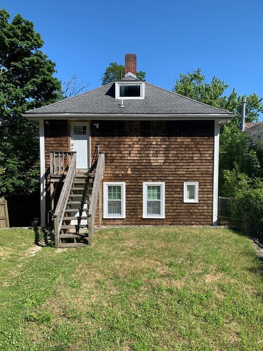 13 Forest Ave in Plymouth, MA - Foto de edificio