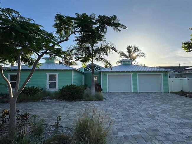 4604 Bay Crest Dr in Tampa, FL - Building Photo - Building Photo