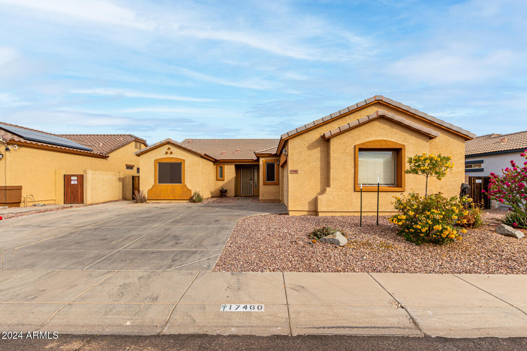 17460 W Evans Dr in Surprise, AZ - Building Photo