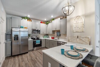 Hawthorne Ridge Apartments in Clarksville, TN - Building Photo - Interior Photo