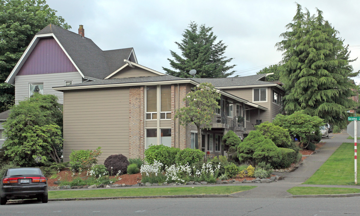 El Mar Terrace Apartments in Tacoma, WA - Building Photo