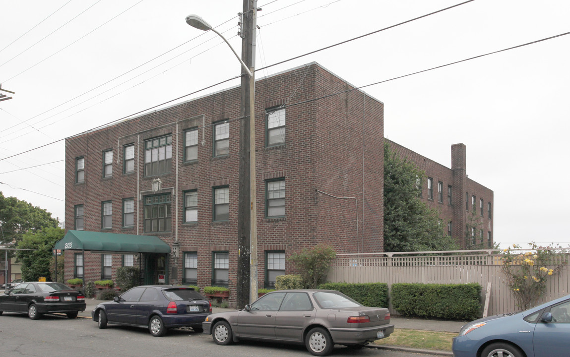 Sealth Vista Apartments in Seattle, WA - Building Photo