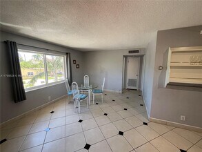 1733 Mayo St in Hollywood, FL - Building Photo - Building Photo