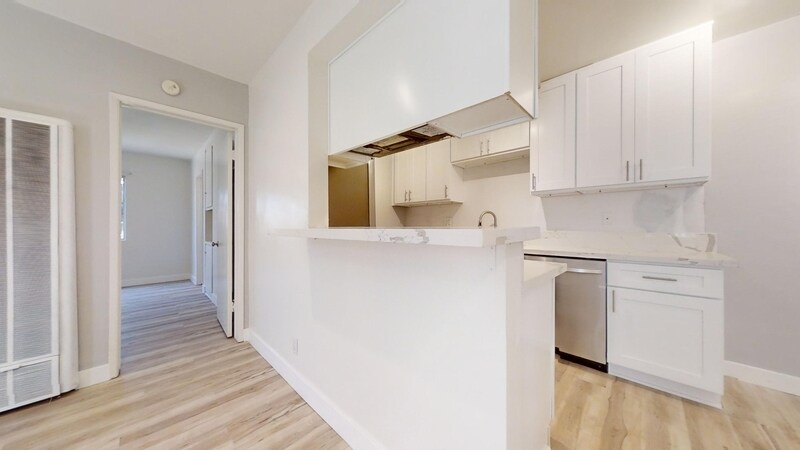 1900 Rockefeller Ln in Redondo Beach, CA - Building Photo